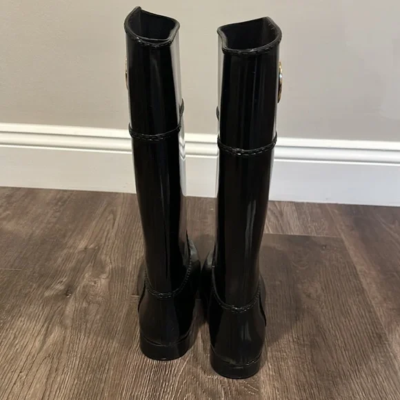 MICHAEL Michael Kors Michael Kors Rubber Rain Boot - Women | Color: Black - Picture 3 of 4